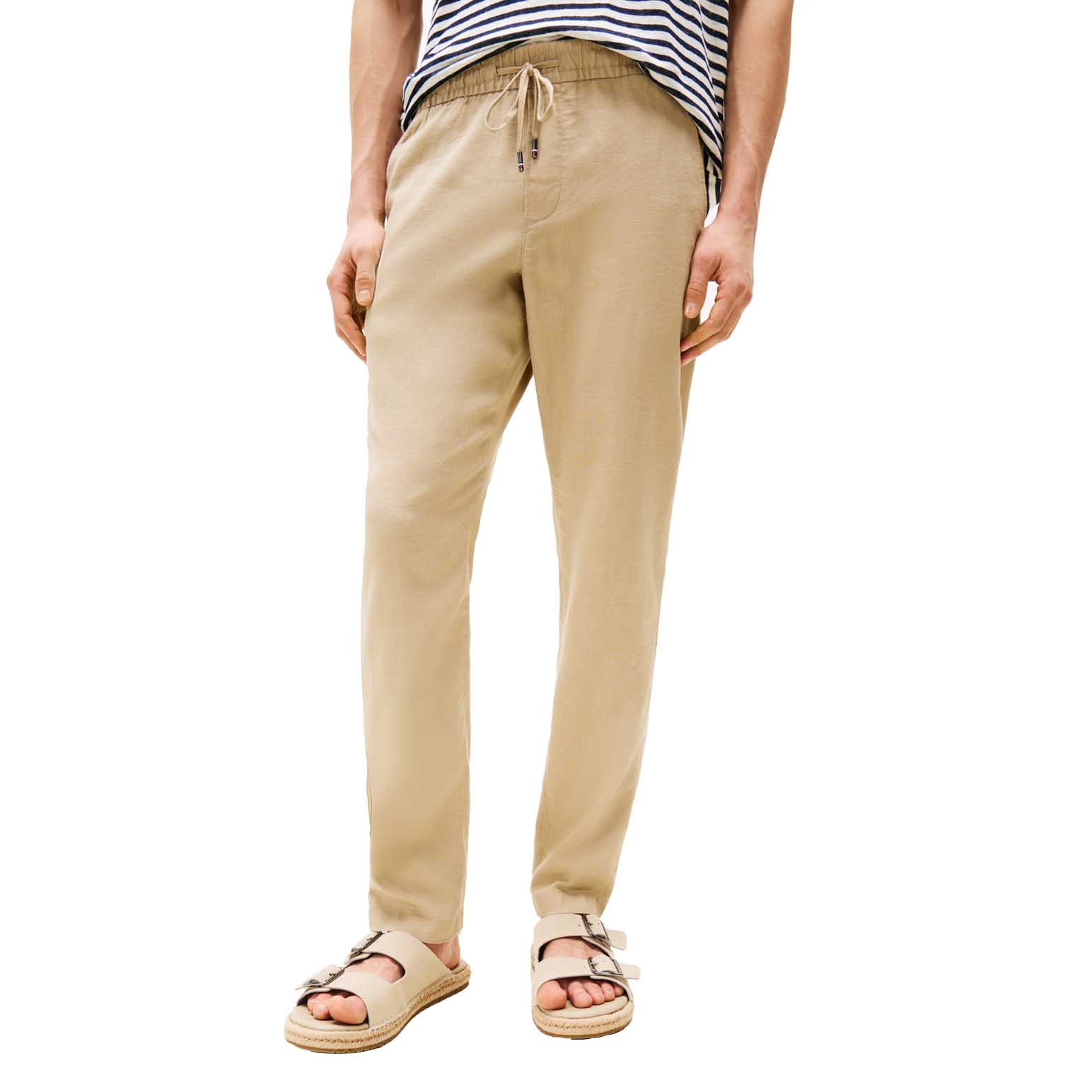 Tommy Hilfiger Harlem Relaxed Tapered Leg Chinos